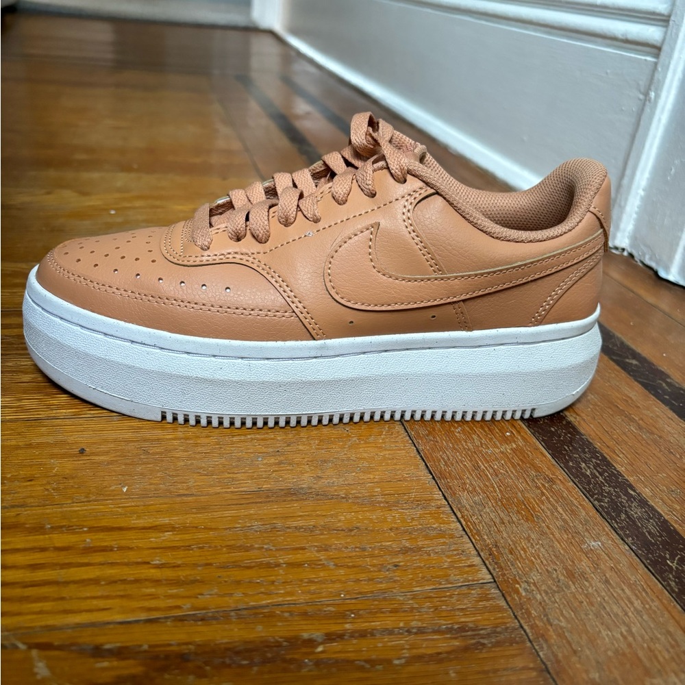 Nike Court Vision Alta, sz. 8.5 (us), light cognac